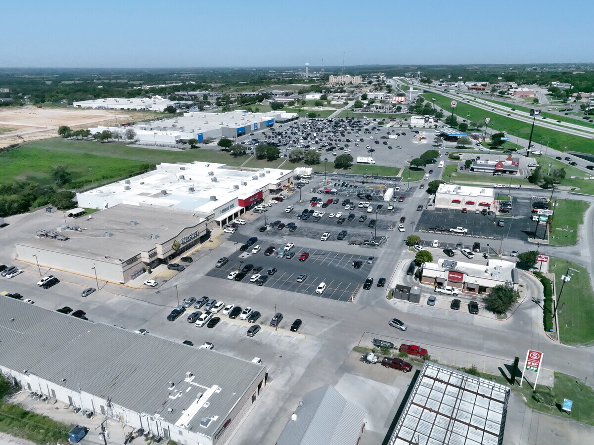 1200 S FM 51, Decatur, TX 76234 Plaza Point Shopping Center