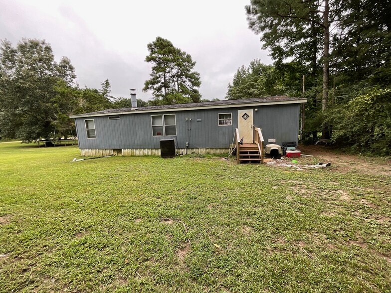 12 mobile homes in Roanoke Rapids NC portfolio of 3 properties for sale on LoopNet.com - Building Photo - Image 2 of 13