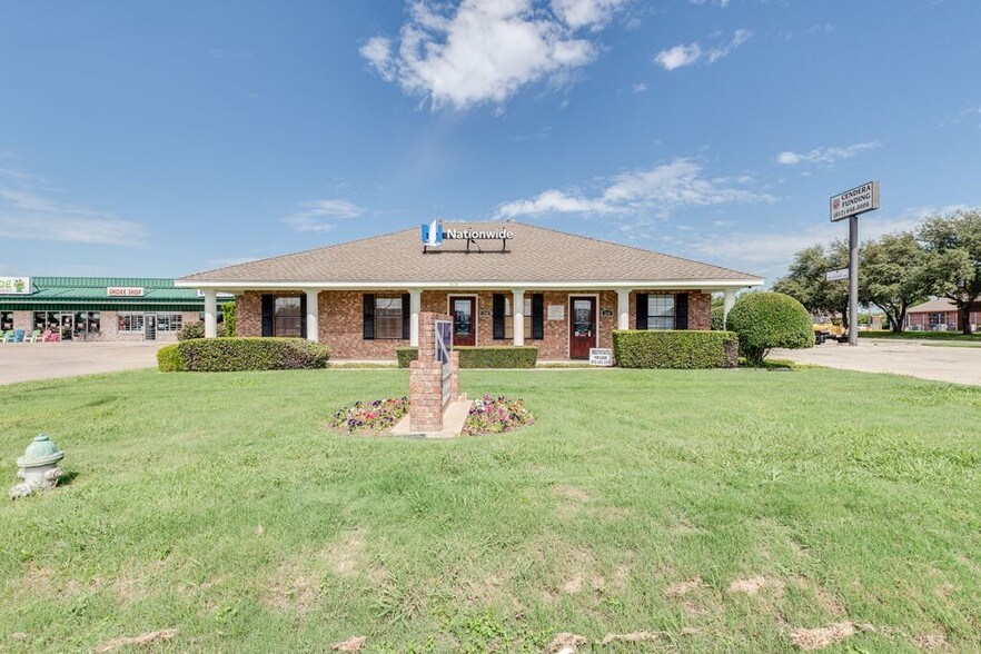 1644 W Henderson St, Cleburne, TX for sale - Building Photo - Image 1 of 1