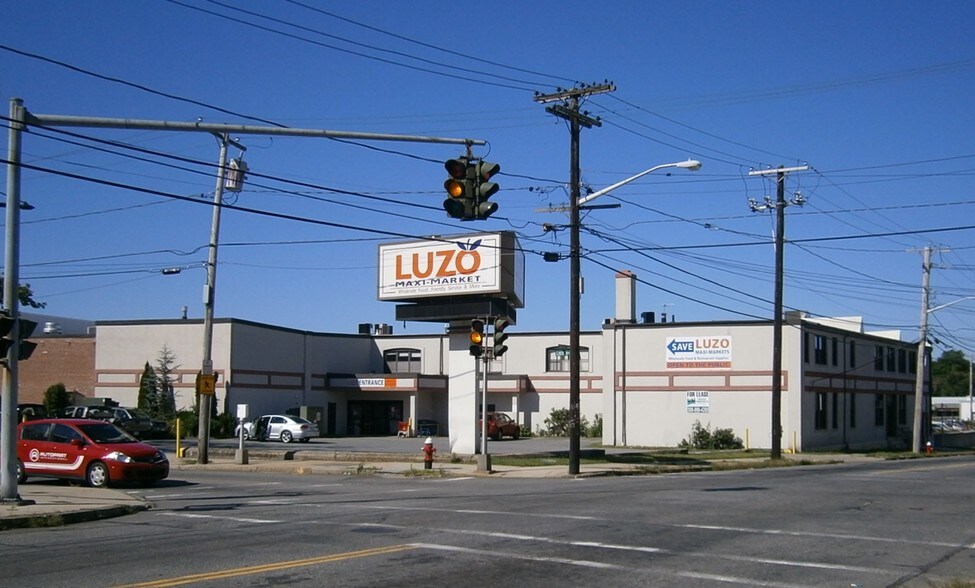 376 Nash Rd, New Bedford, MA 02746