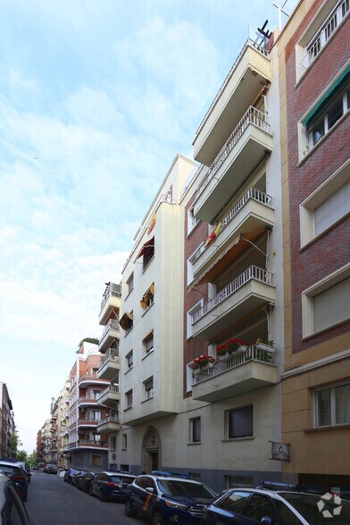 Multifamily in Madrid, Madrid for sale - Building Photo - Image 2 of 2