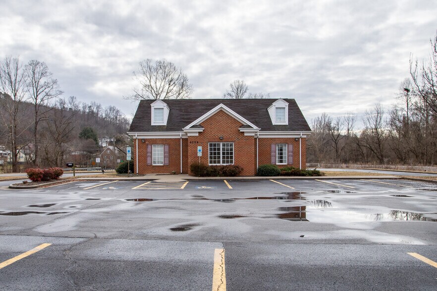 4259 Appalachian Dr, Fieldale, VA 24089 Flex for Lease