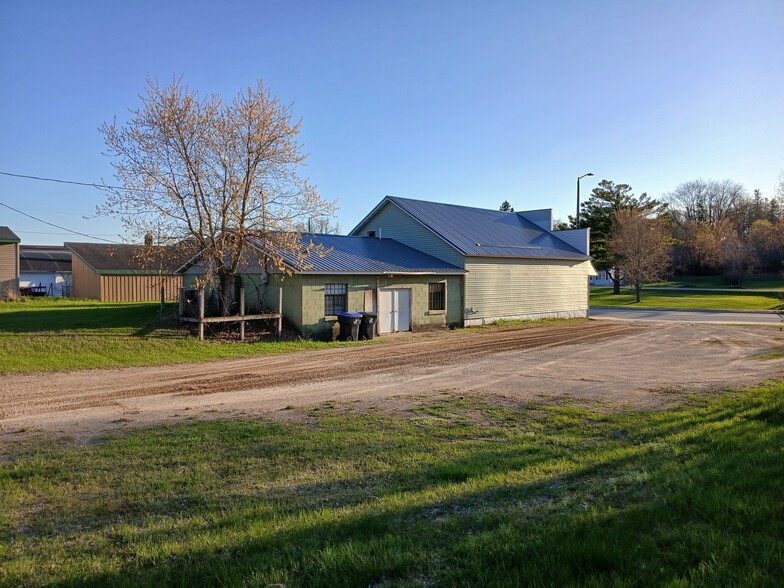 416 Main St, Wausaukee, WI for sale - Building Photo - Image 2 of 3