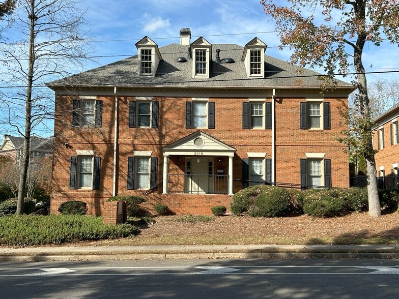 2310 Peachford Rd, Atlanta, GA for lease - Building Photo - Image 3 of 28