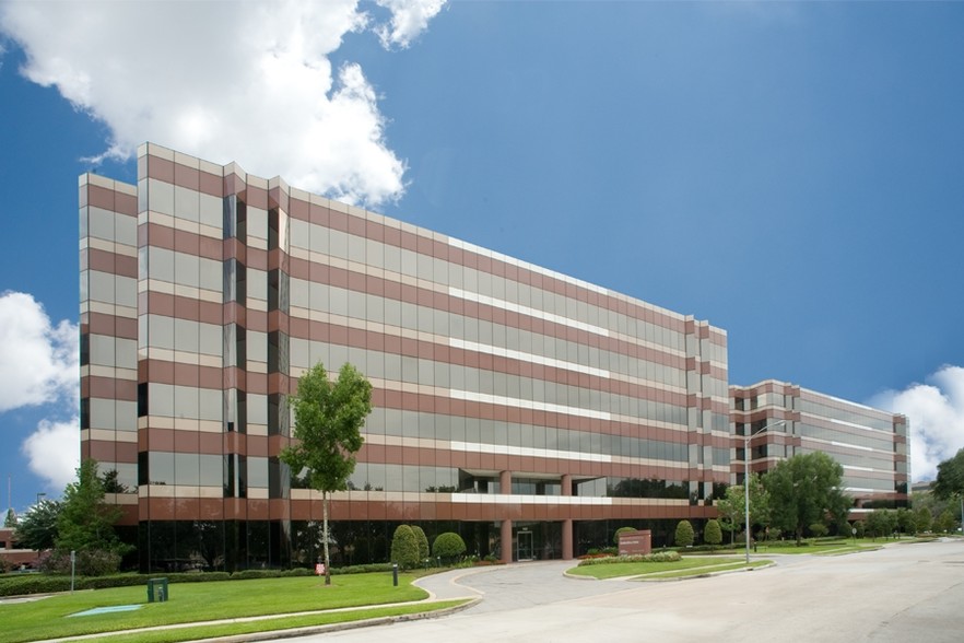 16290 Katy Fwy, Houston, TX for lease - Building Photo - Image 2 of 11