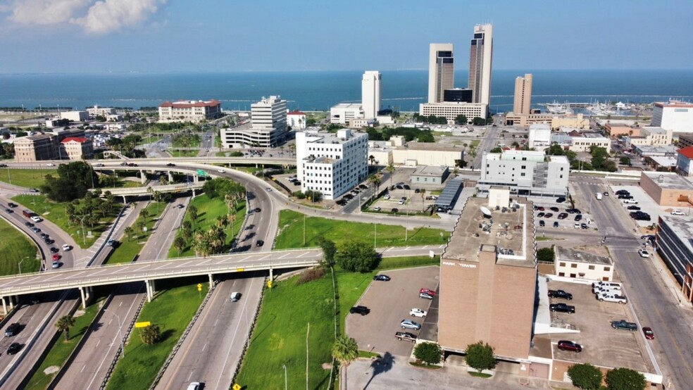 710-724 Buffalo St, Corpus Christi, TX for lease - Aerial - Image 2 of 23