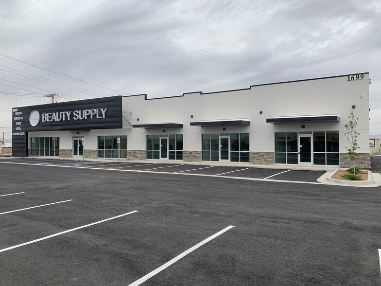 1699 N Zaragoza Rd, El Paso, TX 79936