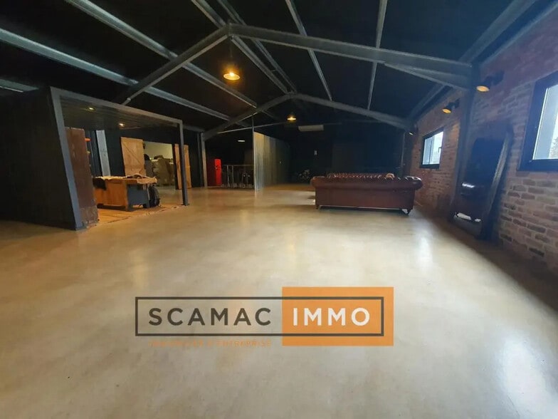 Flex in Gémenos for lease - Interior Photo - Image 2 of 6