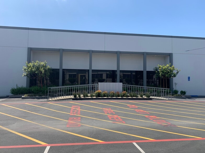 2000 E 49th St, Vernon, CA for sale - Building Photo - Image 1 of 1