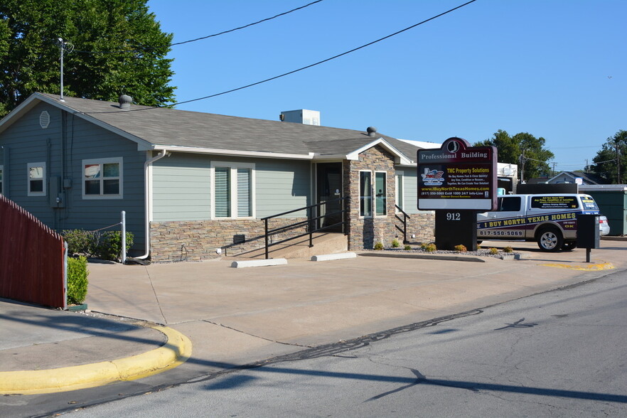 912 S Elm St, Weatherford, TX for sale - Building Photo - Image 1 of 1