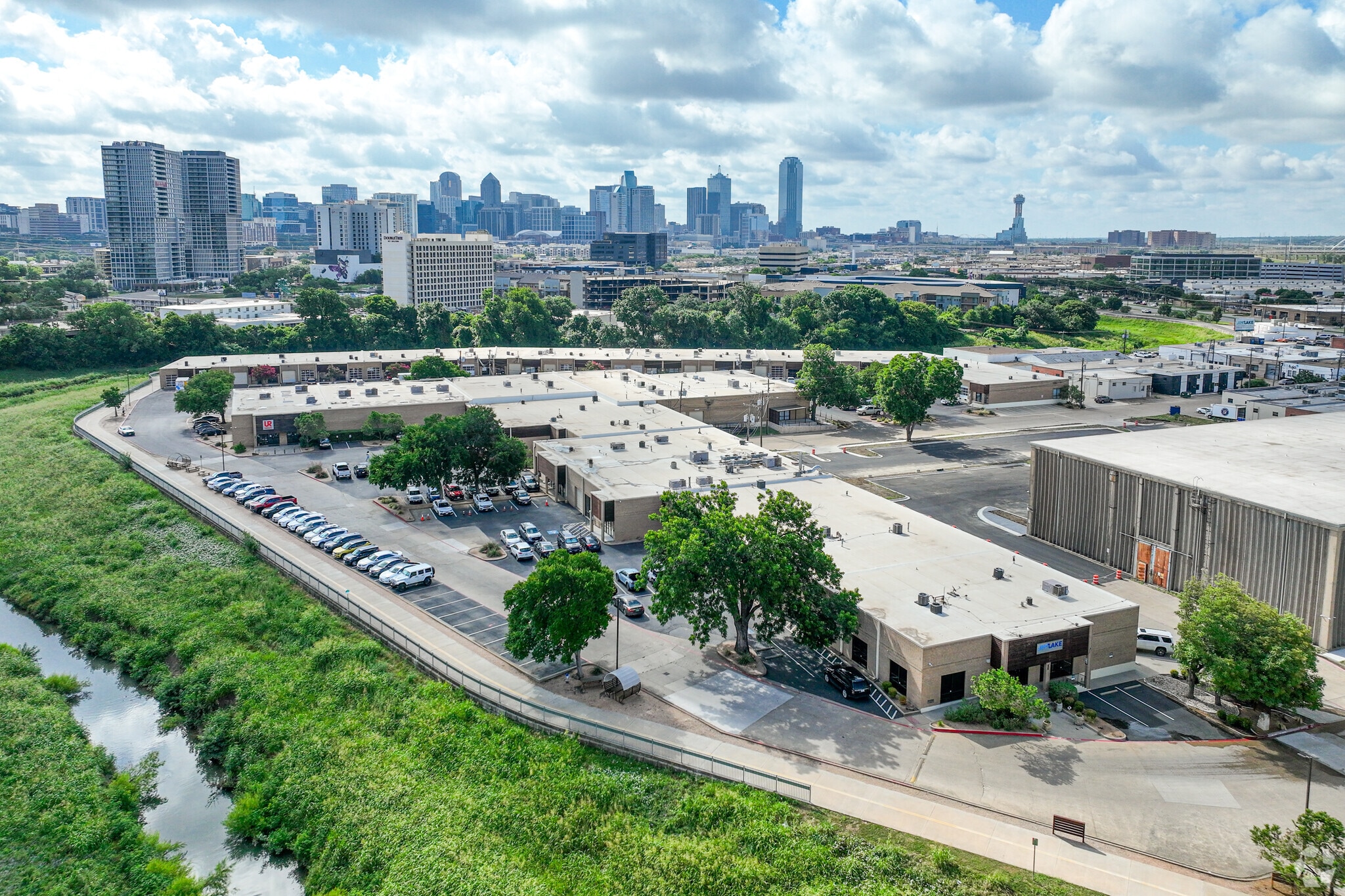 1350 Manufacturing St, Dallas, TX for lease Aerial- Image 1 of 11