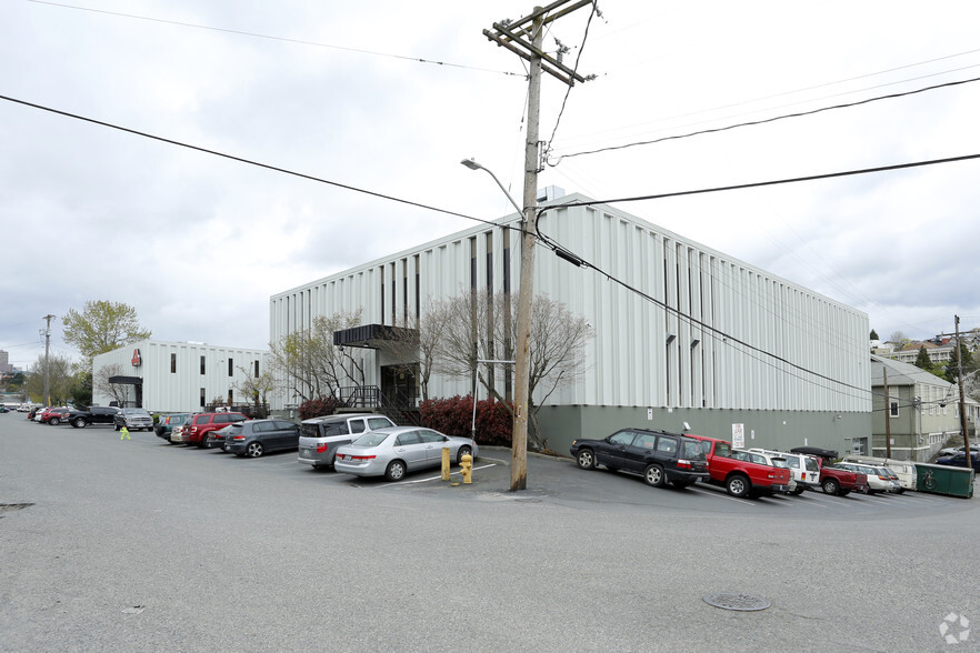 900 Poplar Pl S, Seattle, WA for lease - Primary Photo - Image 1 of 5