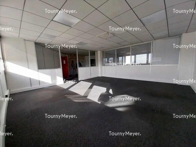 Office in Blagnac for lease - Building Photo - Image 2 of 5