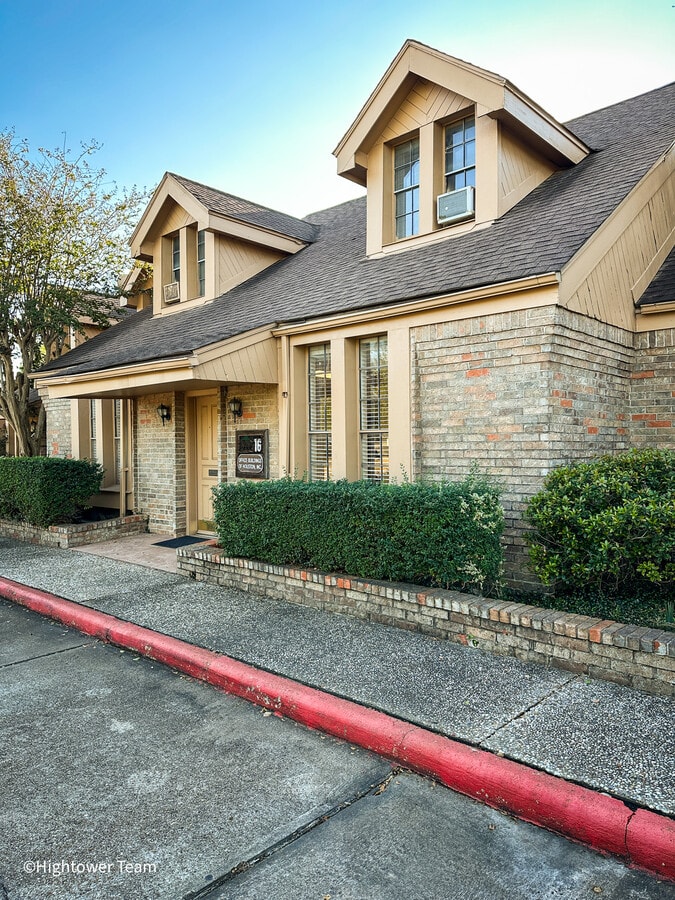 6910 Bellaire Blvd, Houston, TX 77074 - Unit 16 - - Interior Photo - Image 1 of 25