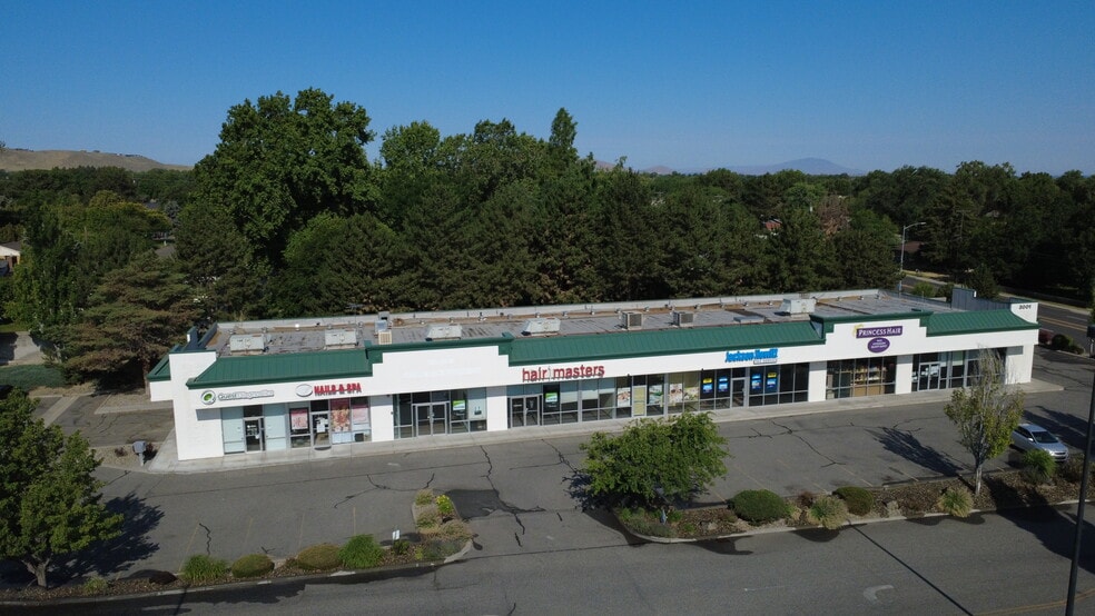 3001 W 10th Ave, Kennewick, WA for lease - Building Photo - Image 3 of 5