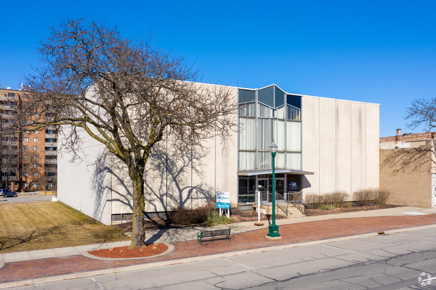 35150 W Michigan Ave, Wayne, MI for sale - Building Photo - Image 1 of 1