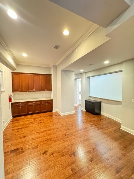 2101 W Platt St, Tampa, FL for lease - Interior Photo - Image 3 of 6