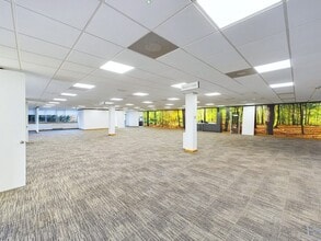 1 Finch Way, Bellshill for lease Interior Photo- Image 1 of 4