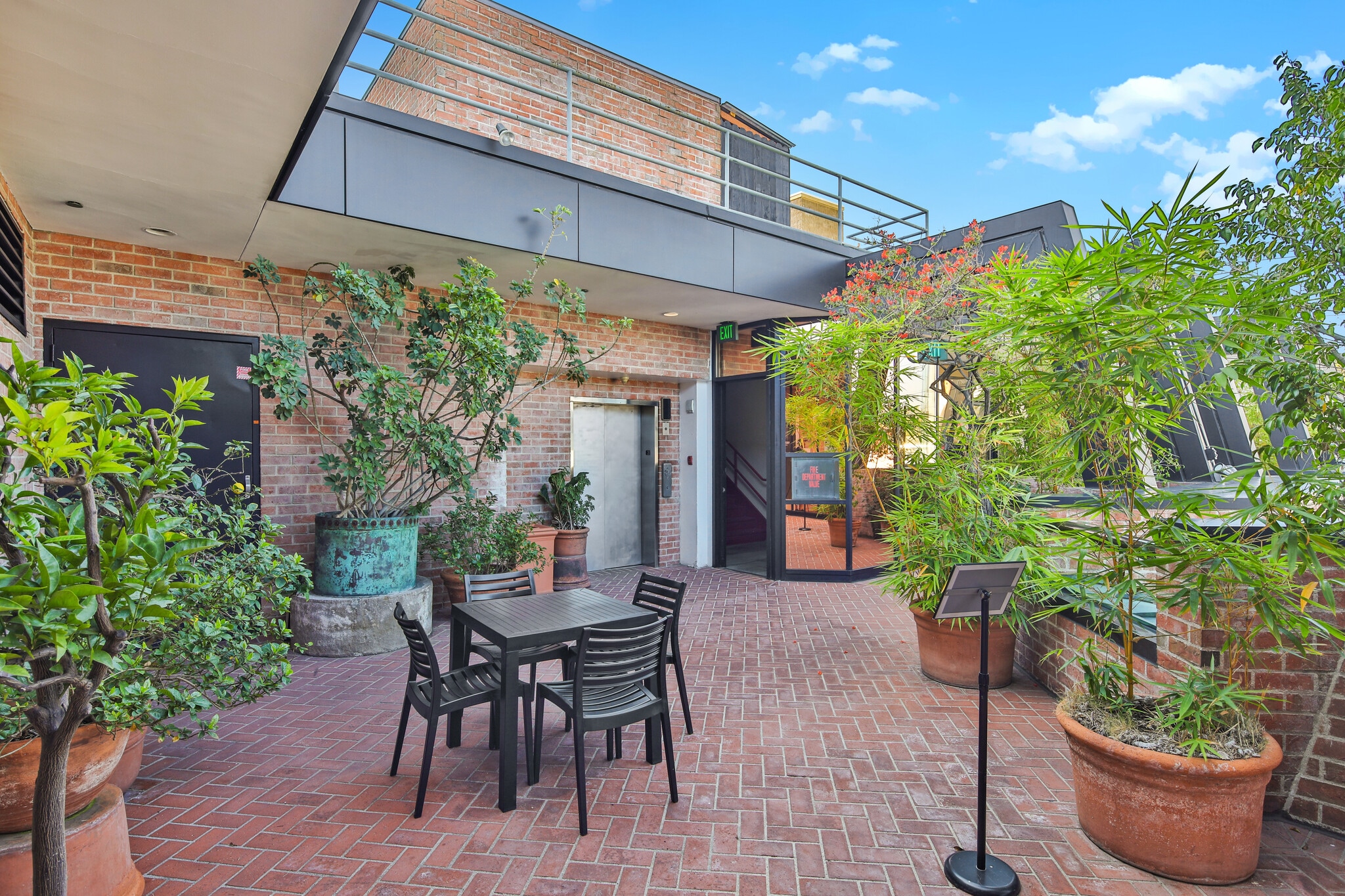 413-445 N Rodeo Dr, Beverly Hills, CA for lease Building Photo- Image 1 of 9