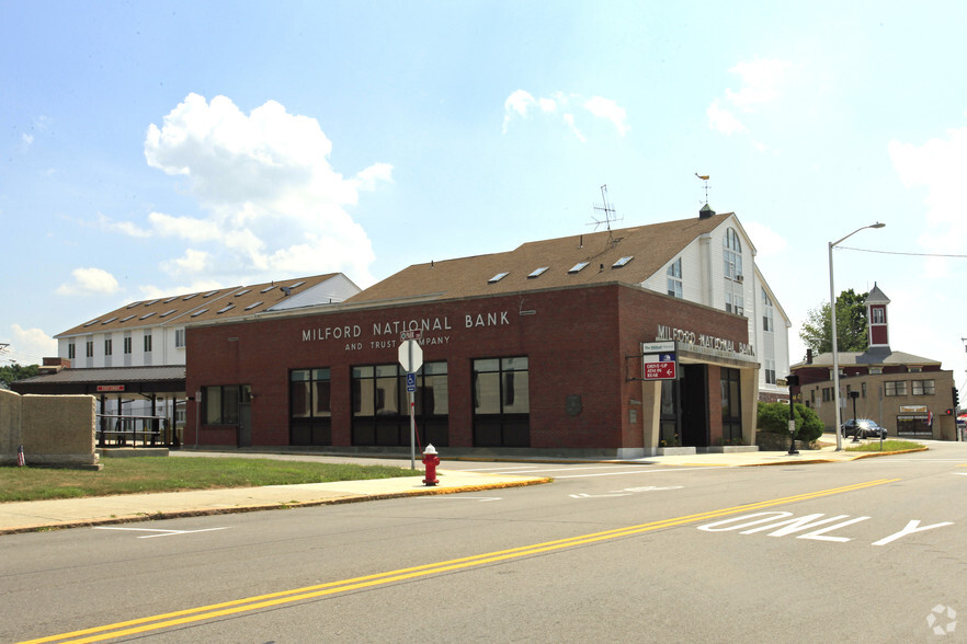 256 Main St, Milford, MA for lease - Primary Photo - Image 1 of 2