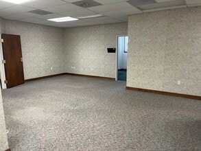 2080 Linglestown Rd, Harrisburg, PA for lease Interior Photo- Image 2 of 6