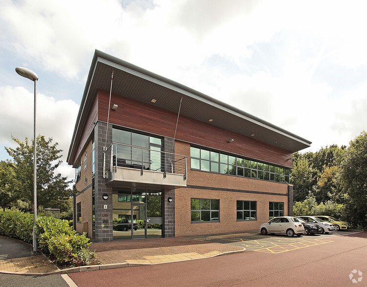 4 Rhino Ct, Stockport for lease - Primary Photo - Image 1 of 5