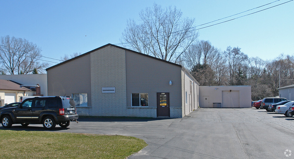 6812 S 112th St, Franklin, WI for sale - Building Photo - Image 1 of 1