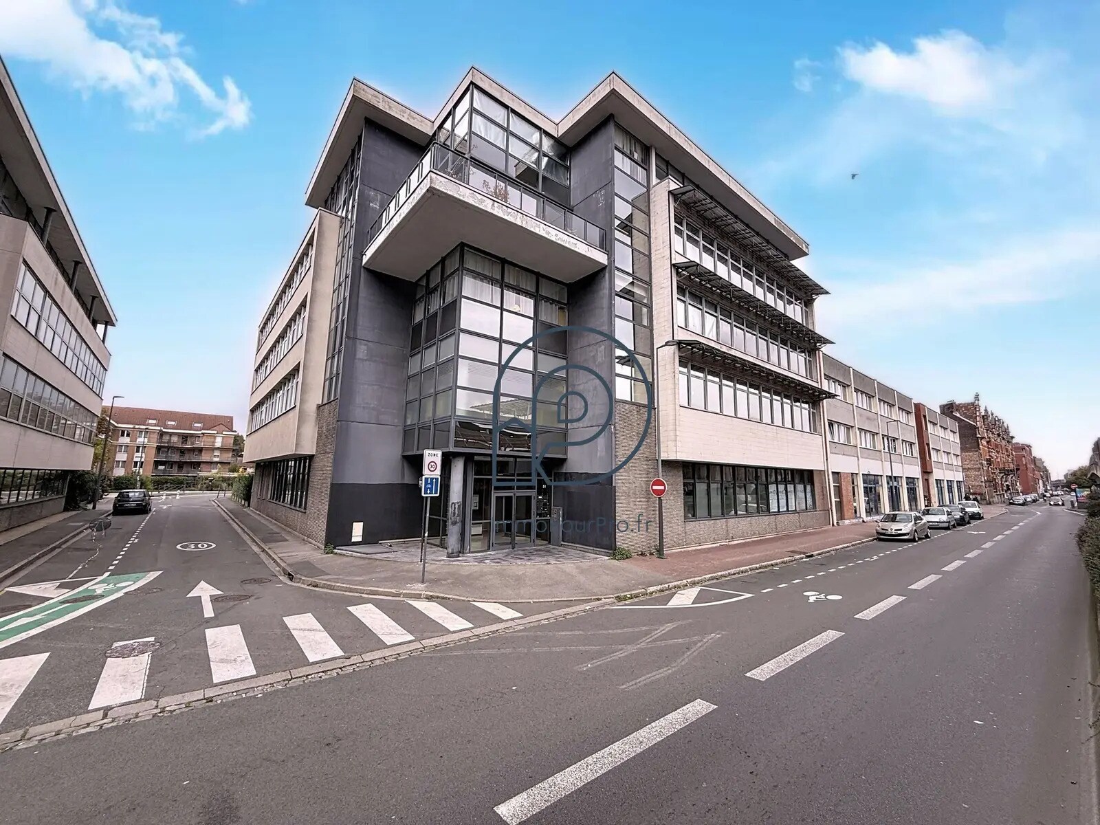 Office in Lille for sale Building Photo- Image 1 of 12