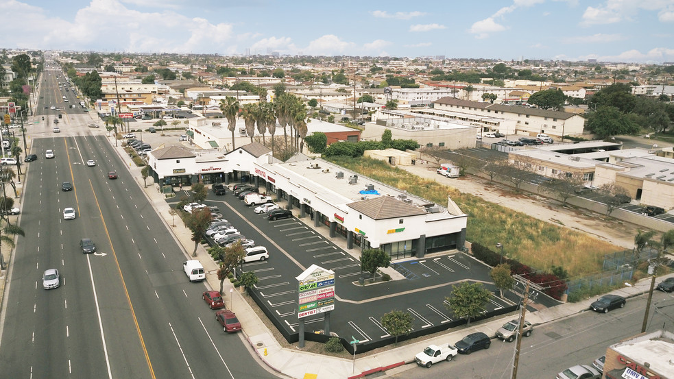 3903-3925 W Rosecrans Ave, Hawthorne, CA for lease - Building Photo - Image 3 of 11