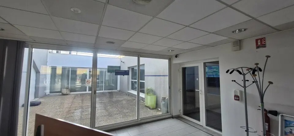 Office in Avignon for lease - Building Photo - Image 3 of 8