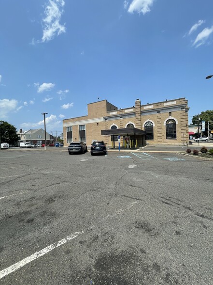 891 Brunswick Ave, Trenton, NJ for lease - Building Photo - Image 3 of 15