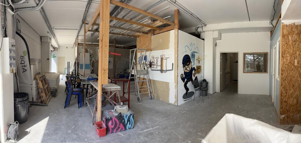 Flex in Saint-Raphaël for lease - Interior Photo - Image 2 of 7