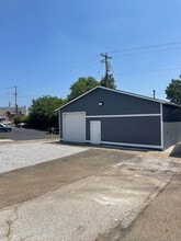 520 S Prospect Ave, Hartville, OH for lease Interior Photo- Image 1 of 5