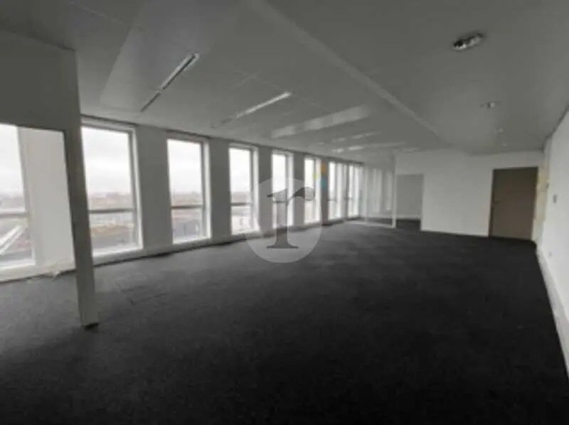 Location Bureaux 172 m² à 1 435 m² - Photo 1