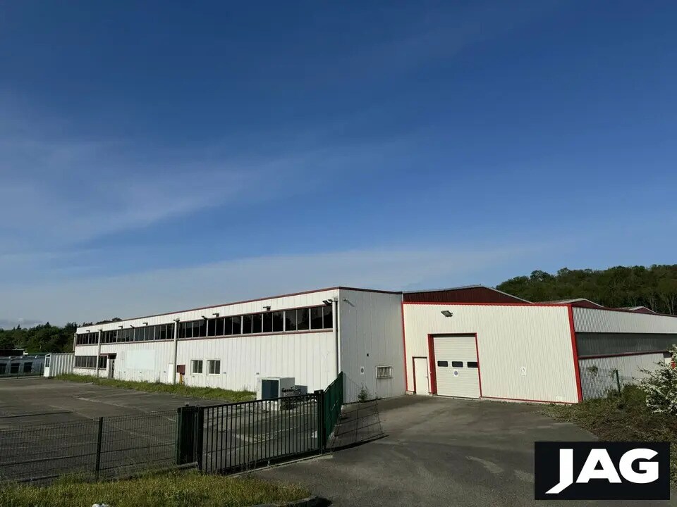 Flex in Chaponost for lease Building Photo- Image 1 of 15