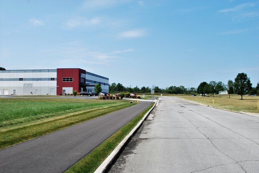 404 W Air Park Dr, Muncie, IN for sale - Building Photo - Image 2 of 7