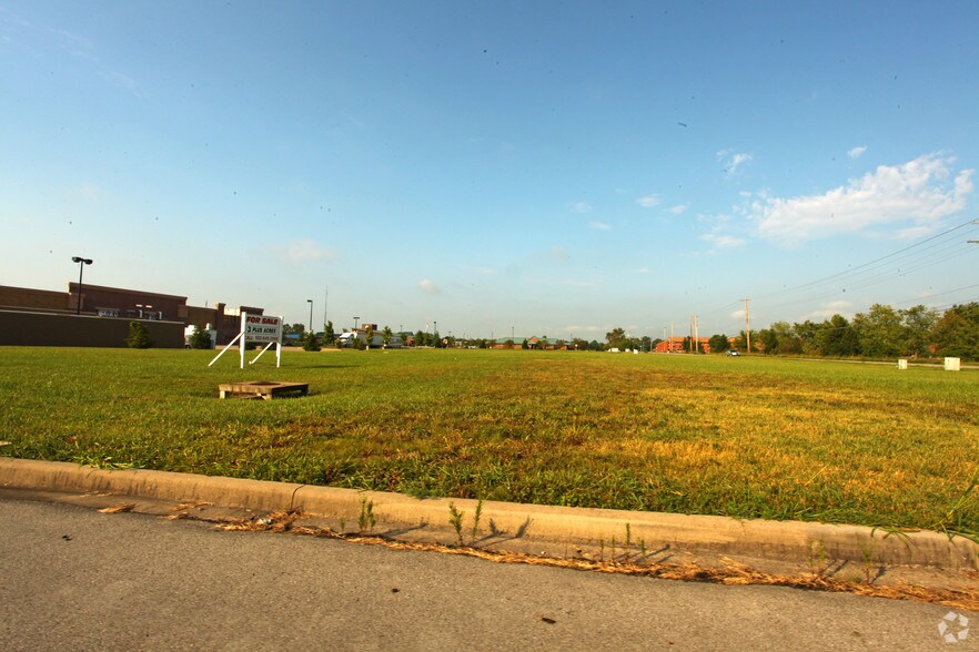 1300 Progress Way, Clarksville, IN 47129