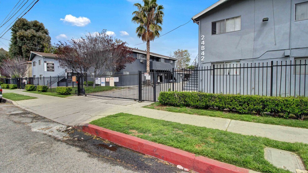 2484224854 Newhall Ave, Santa Clarita, CA 91321