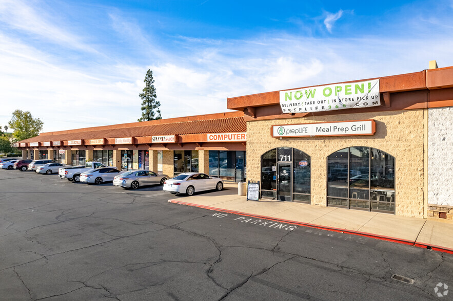 711-785 W Foothill Blvd, Upland, CA for lease - Building Photo - Image 3 of 5