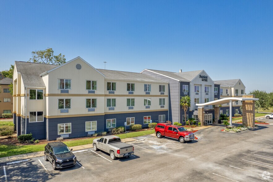 2265 Interstate 10 S, Beaumont, TX for sale - Primary Photo - Image 1 of 1