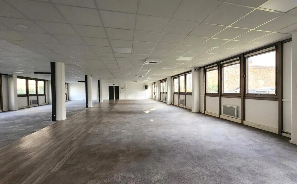 Office in Boulogne-Billancourt for lease - Building Photo - Image 3 of 7