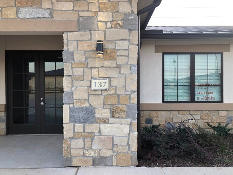 800 Bonaventure Way, Sugar Land, TX 77479 | LoopNet