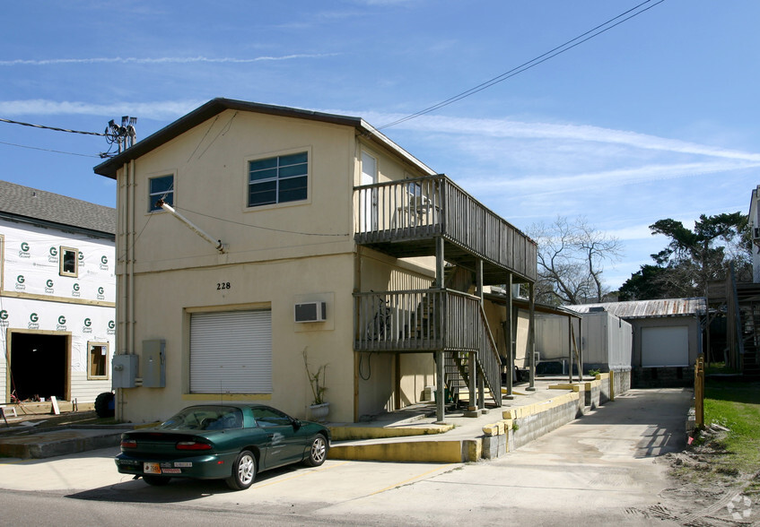 228 N 2nd St, Fernandina Beach, FL for lease - Building Photo - Image 2 of 27