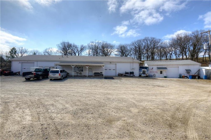 16211 Santa Fe Trl, Leavenworth, KS for sale - Primary Photo - Image 1 of 1