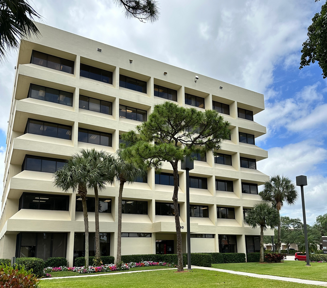 4440 Pga Blvd, Palm Beach Gardens, FL for lease - Building Photo - Image 3 of 6