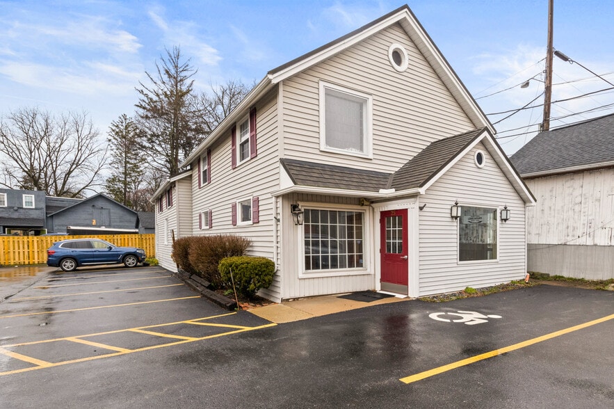 25 S Main St, Pittsford, NY for lease - Building Photo - Image 2 of 5