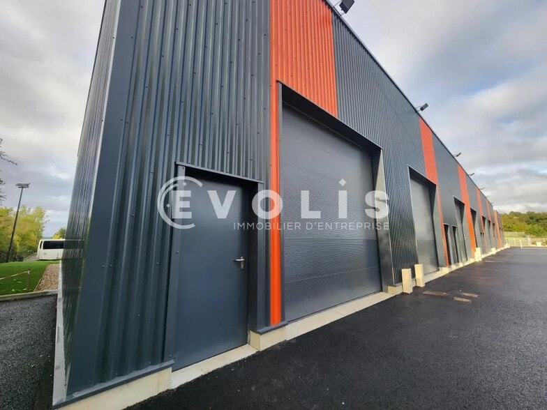 31 Rue Du Claret, Charvieu-Chavagneux for lease - Building Photo - Image 1 of 26