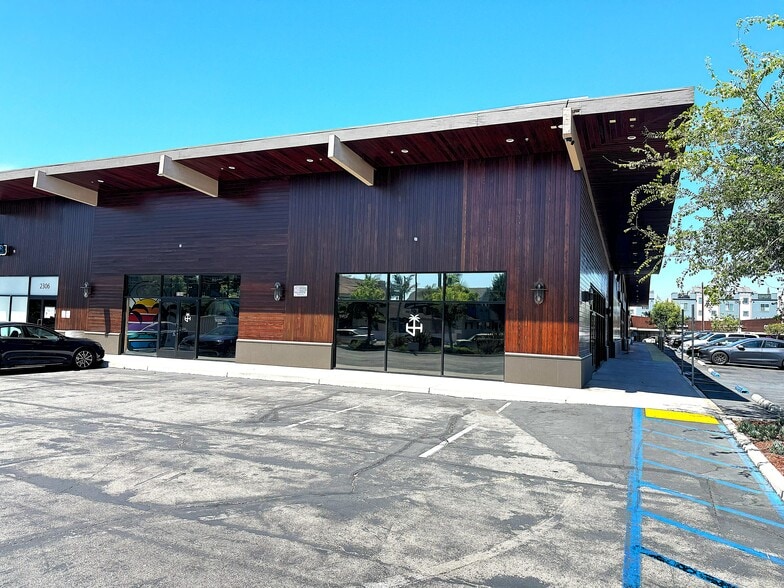 2300-2306 E 7th St, Long Beach, CA for lease - Building Photo - Image 1 of 6