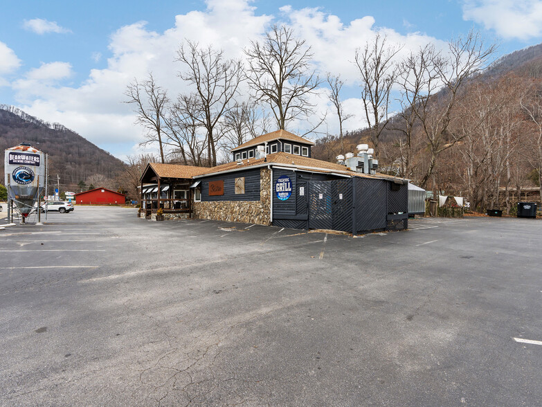 4352 Soco Rd, Maggie Valley, NC for sale - Building Photo - Image 3 of 56