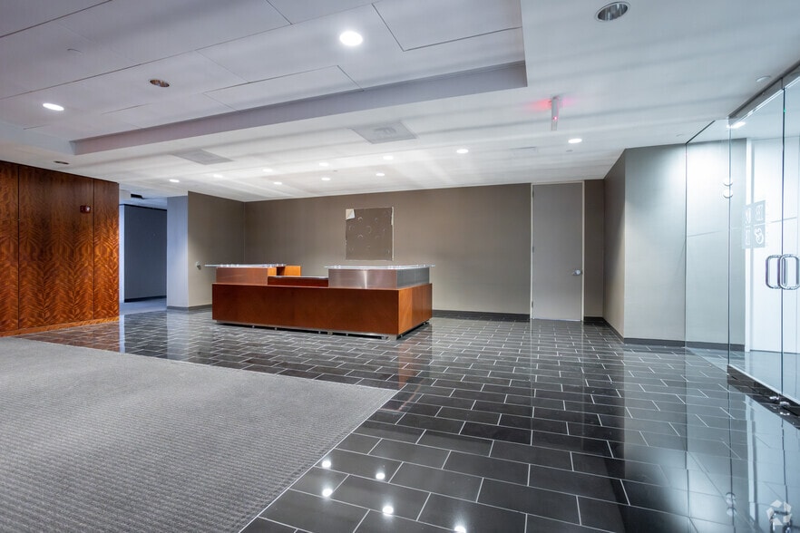 1111 N Loop W, Houston, TX for lease - Interior Photo - Image 2 of 29